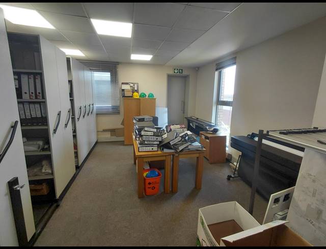 190M² OFFICE TO LET IN MIDRIDGE PARK